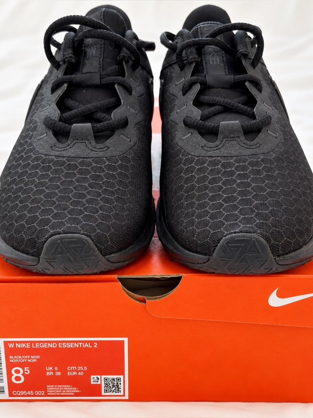 Nike Legend Essential 2 Black Women’s 8.5 Training Shoes NWOT CQ9545-002